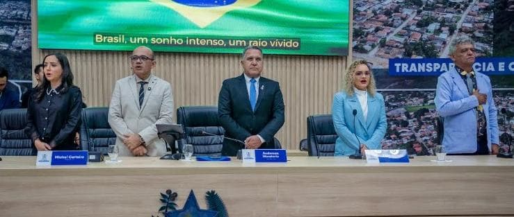 Mesadiretoracompleta.jpg