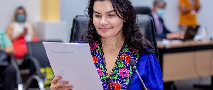 eliene_02_24_02_21.jpg