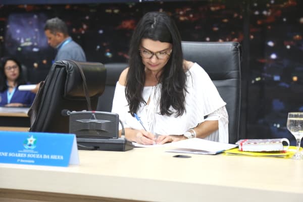 1.Eliene16042019.jpg