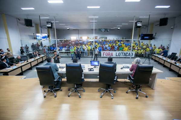 1.Plenrio28062018.jpg