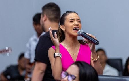 Mulheres_-_Cantora_Thalita_Rocha.jpeg