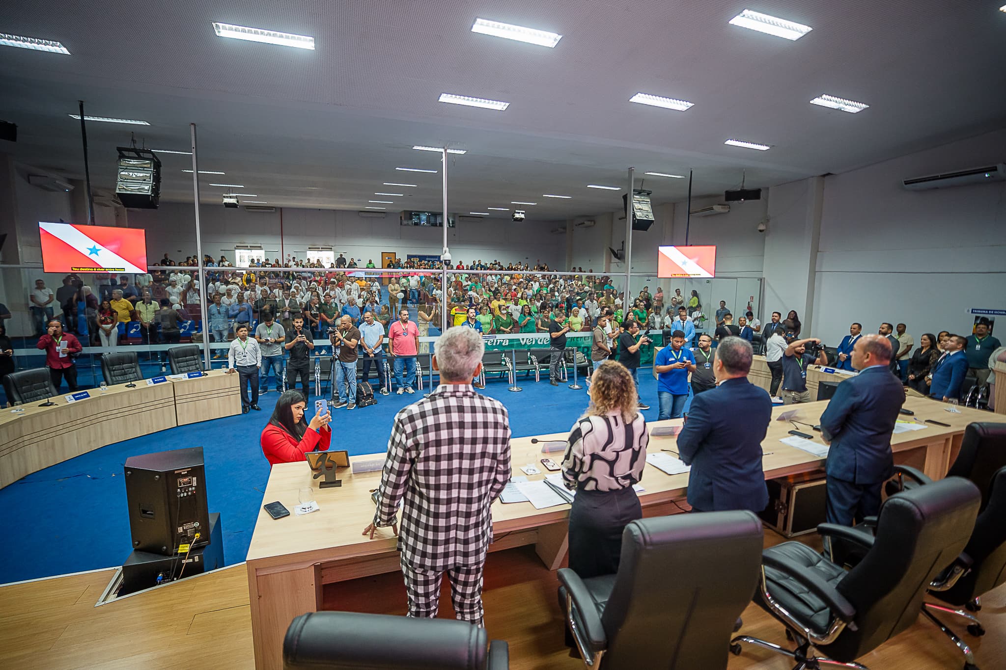 Plenario24062053.jpg