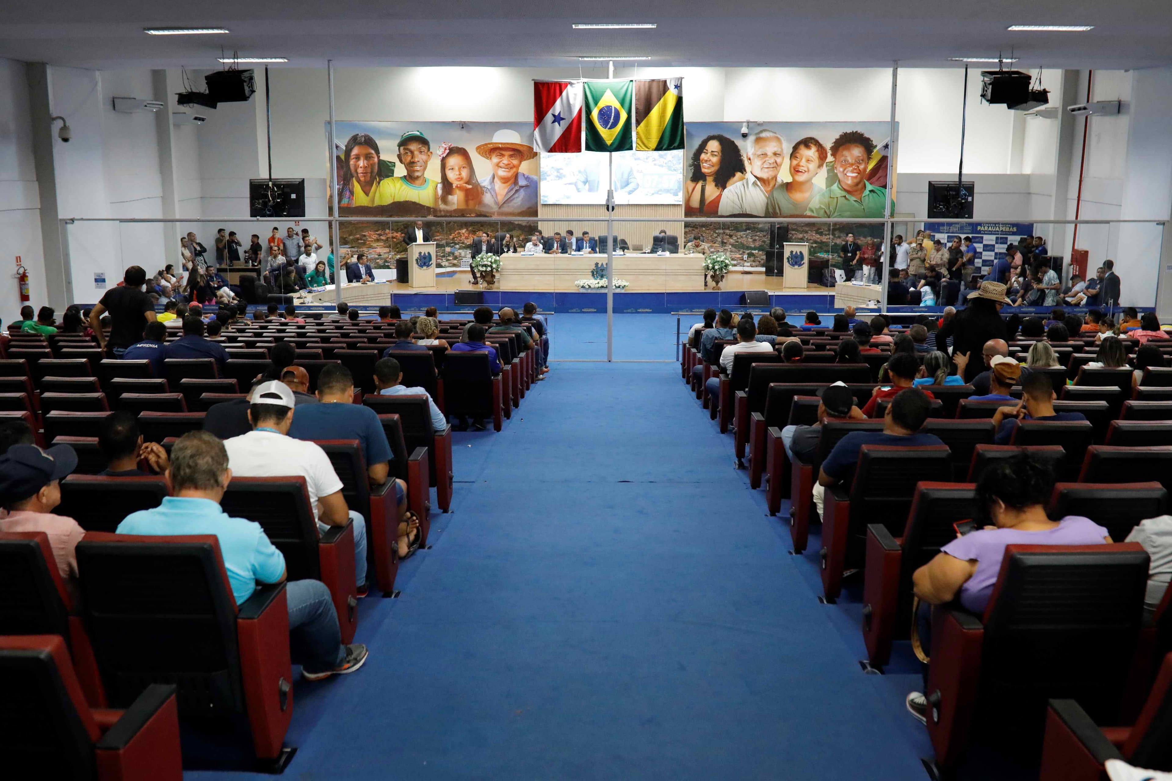 Plenrio01082023.jpg