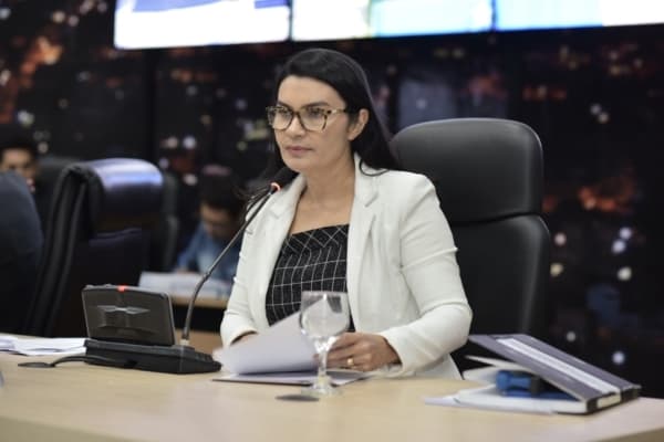 eliene081019.jpg