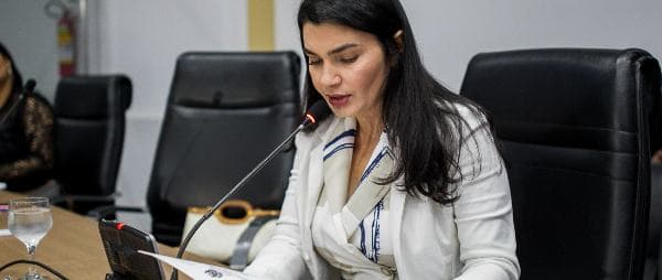 1.Eliene.060218.jpg